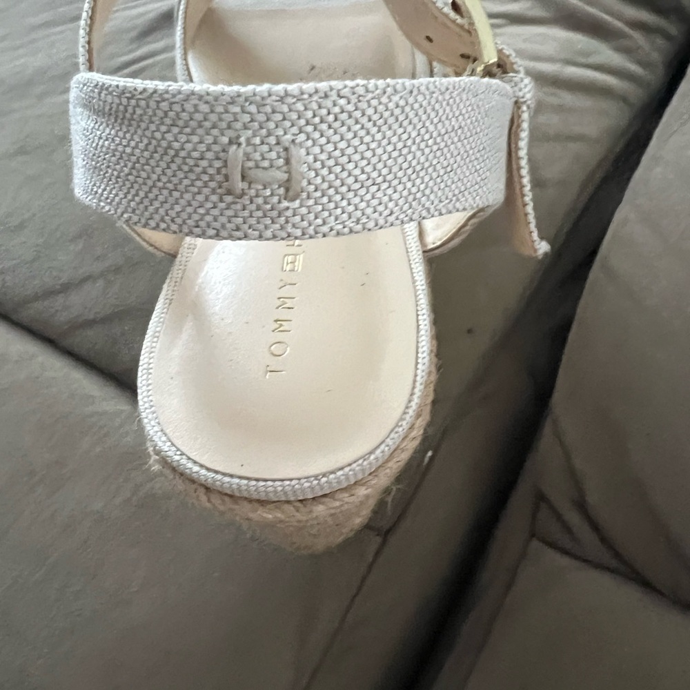 Tommy Hilfiger Cream Sandals - Picture 3 of 9